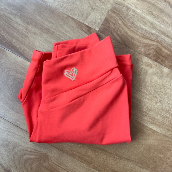 CLS seamless front scrunch shorts - Picture 3 of 3